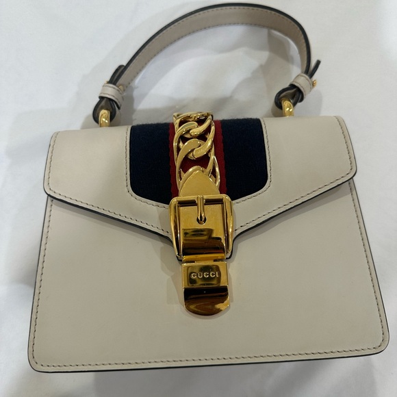 Authentic Gucci Cream and Tan Women's Bag.

Work twice - Picture 1 of 13